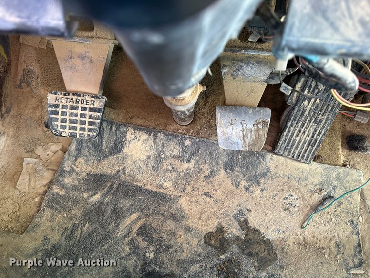 image for item DJ6156 1995 Euclid R40  haul truck