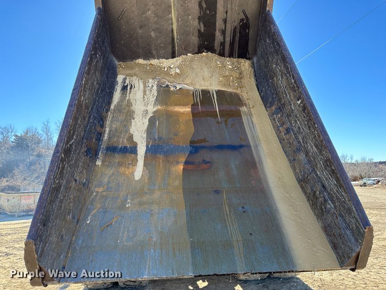 image for item DJ6156 1995 Euclid R40  haul truck