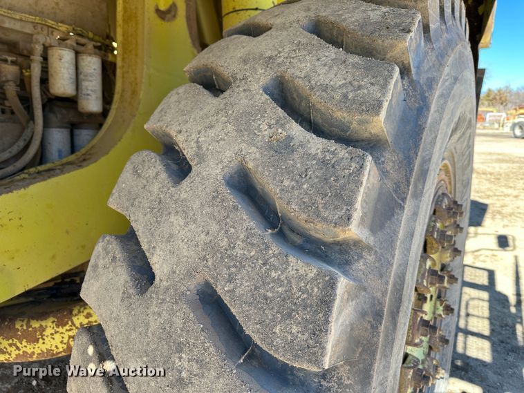 image for item DJ6156 1995 Euclid R40  haul truck