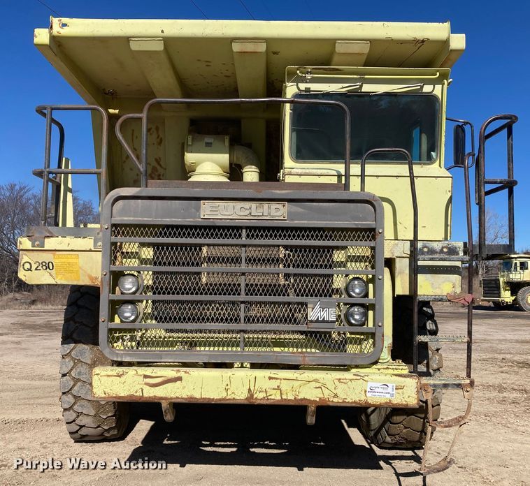 image for item DJ6157 1994 Euclid R35  haul truck
