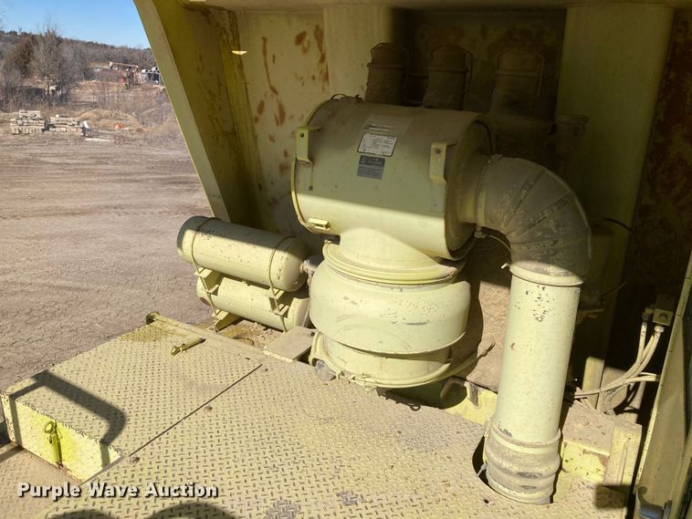 image for item DJ6157 1994 Euclid R35  haul truck