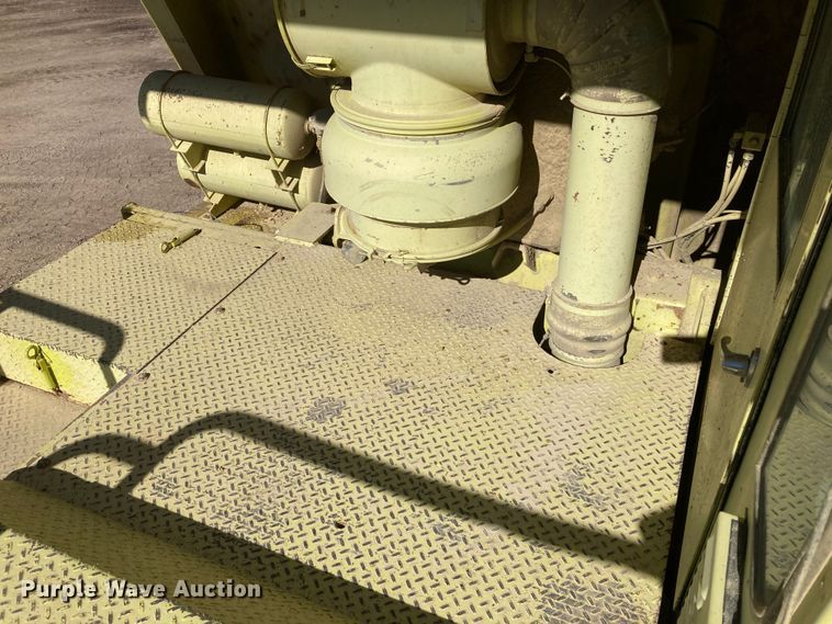 image for item DJ6157 1994 Euclid R35  haul truck