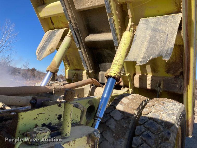 image for item DJ6157 1994 Euclid R35  haul truck