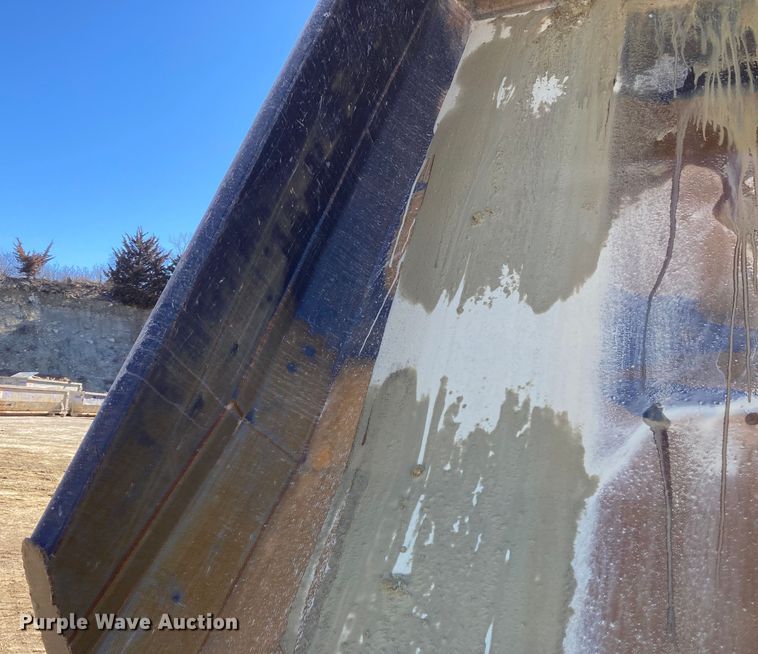 image for item DJ6157 1994 Euclid R35  haul truck