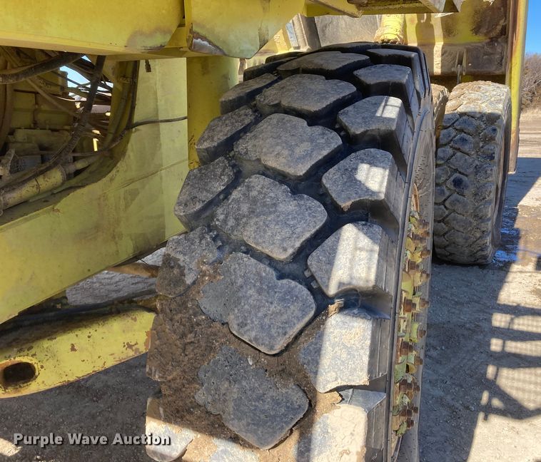 image for item DJ6157 1994 Euclid R35  haul truck