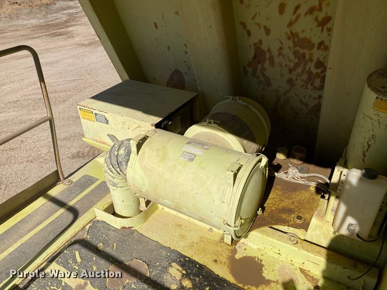 image for item DJ6159 1997 Euclid R40  haul truck