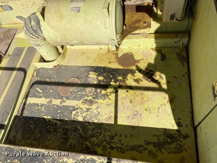 image for item DJ6159 1997 Euclid R40  haul truck