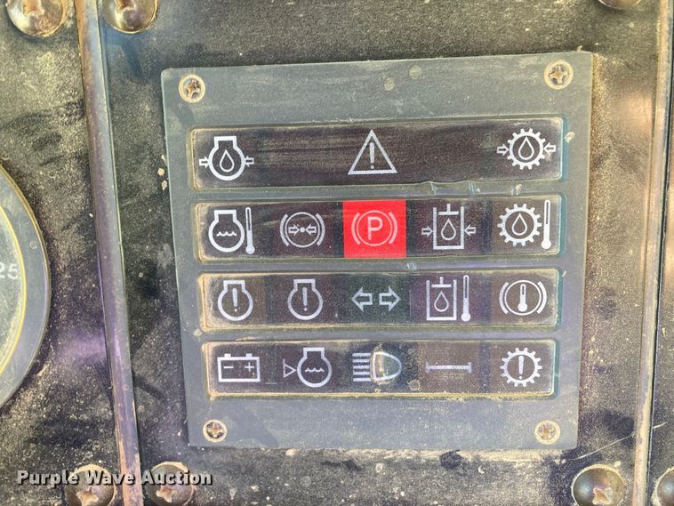 image for item DJ6159 1997 Euclid R40  haul truck