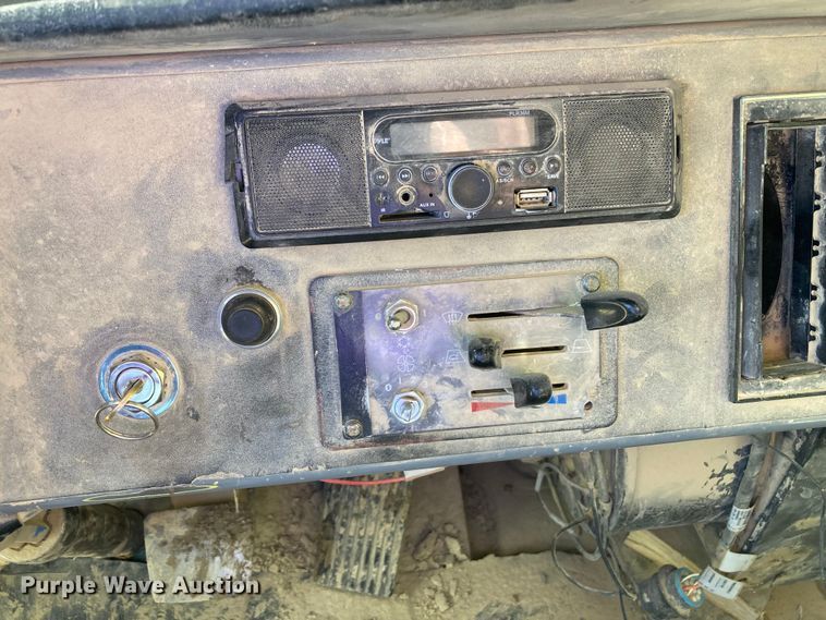 image for item DJ6159 1997 Euclid R40  haul truck