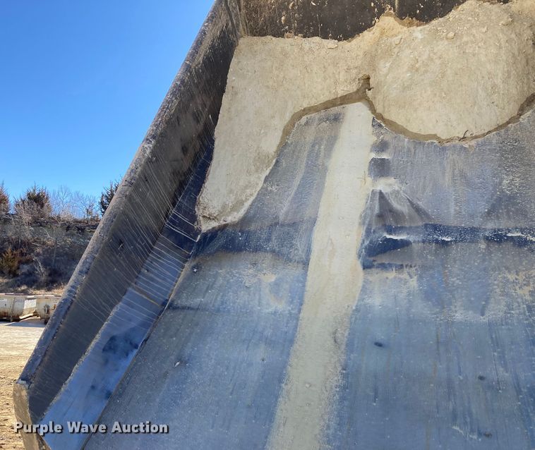 image for item DJ6159 1997 Euclid R40  haul truck