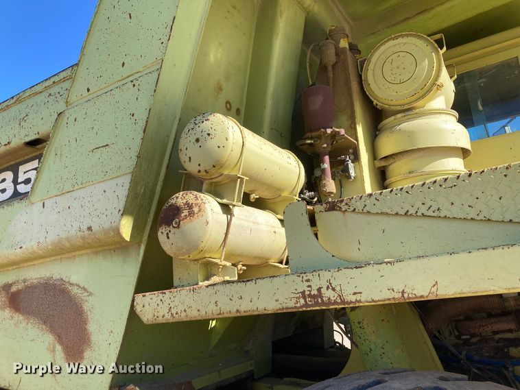 image for item DJ6160 1992 Euclid R35  haul truck