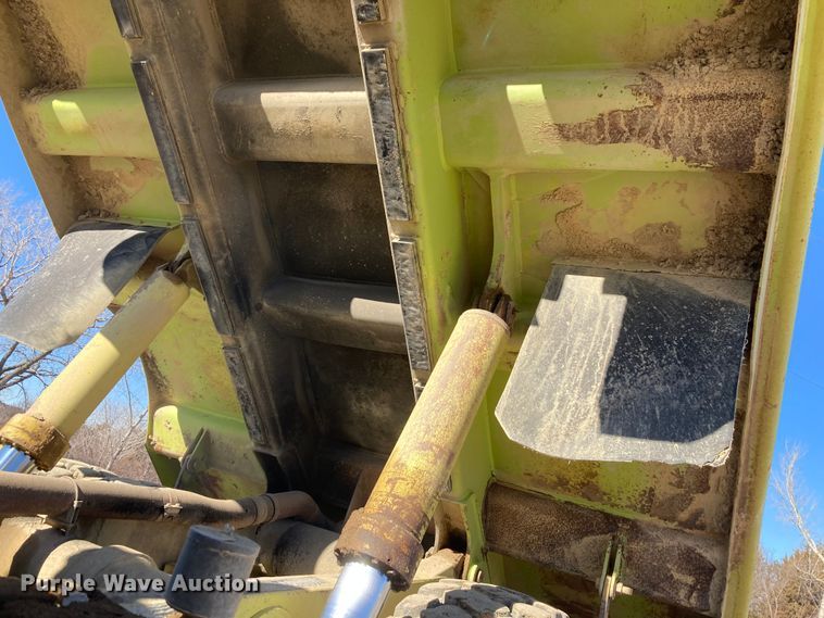 image for item DJ6160 1992 Euclid R35  haul truck