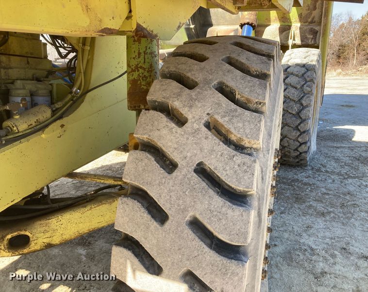 image for item DJ6160 1992 Euclid R35  haul truck