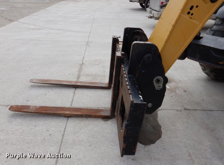 image for item DK5144 2007 Caterpillar TL943  telehandler