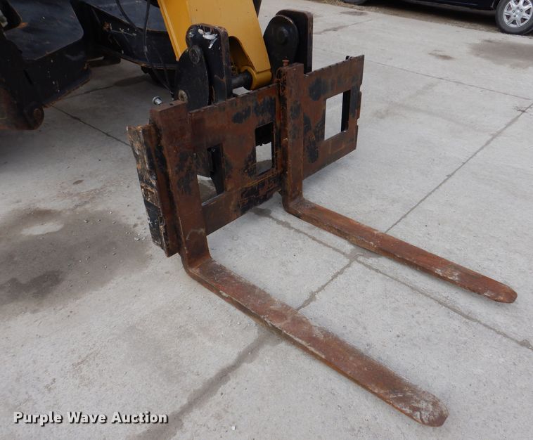 image for item DK5144 2007 Caterpillar TL943  telehandler