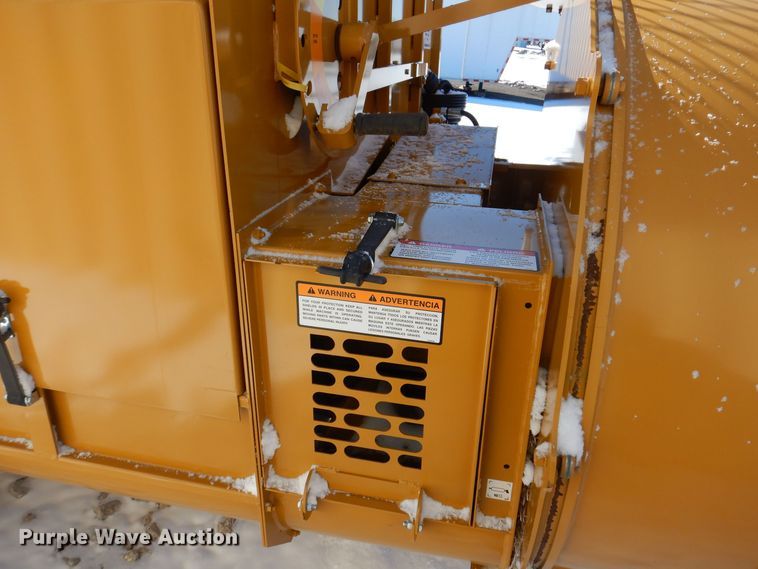 image for item DK5148 HayBuster 2574  bale processor