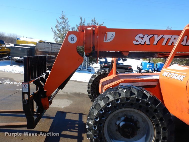 image for item DK5152 2012 SkyTrak 6042  telehandler
