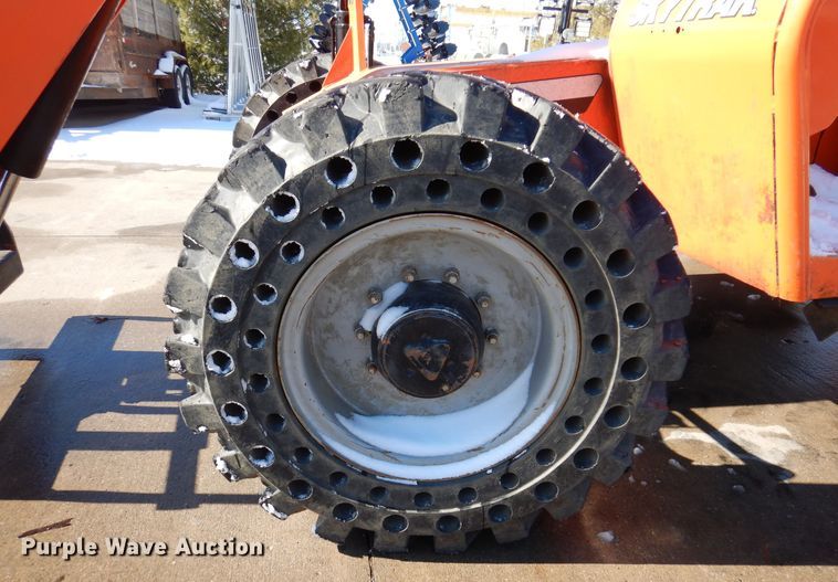 image for item DK5152 2012 SkyTrak 6042  telehandler