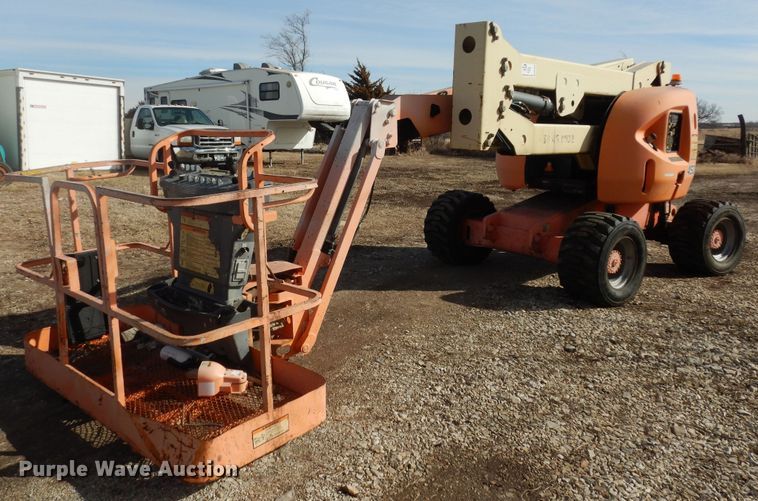 image for item DK7610 2000 JLG 450AJ  boom lift