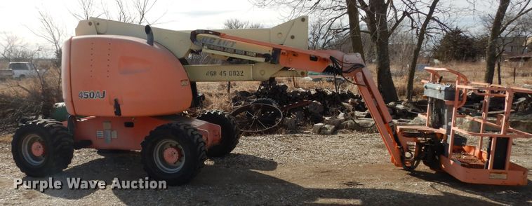 image for item DK7610 2000 JLG 450AJ  boom lift