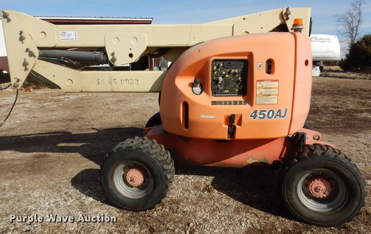 image for item DK7610 2000 JLG 450AJ  boom lift