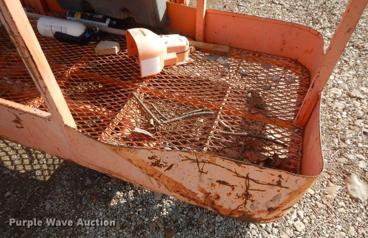 image for item DK7610 2000 JLG 450AJ  boom lift