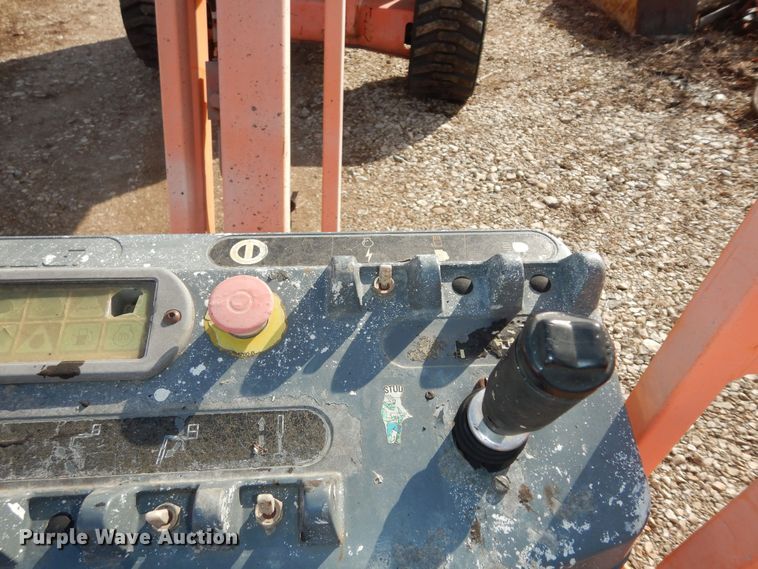 image for item DK7610 2000 JLG 450AJ  boom lift