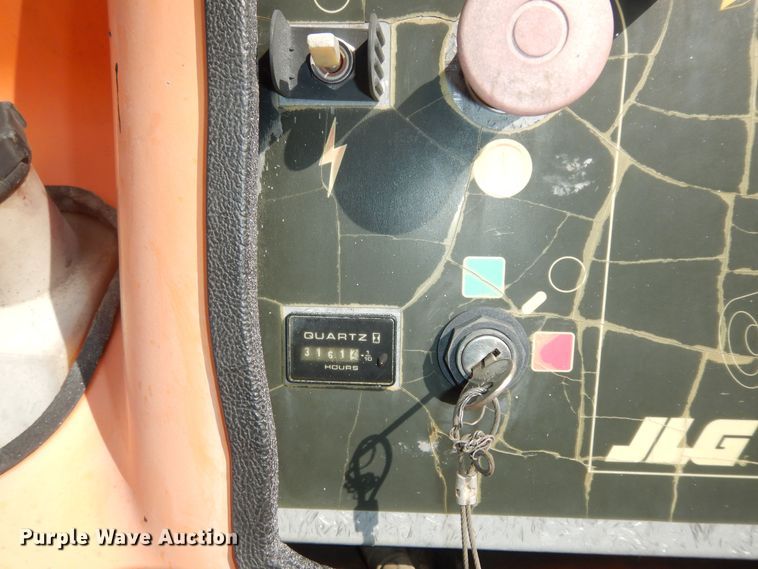 image for item DK7610 2000 JLG 450AJ  boom lift