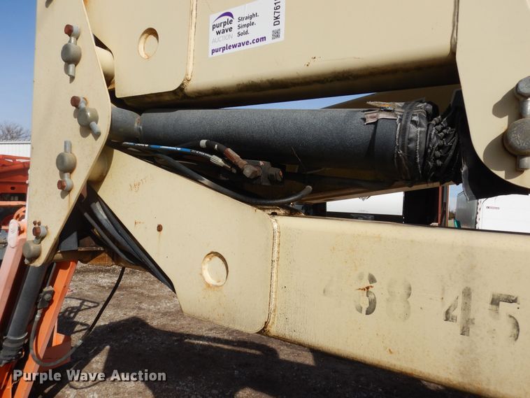 image for item DK7610 2000 JLG 450AJ  boom lift