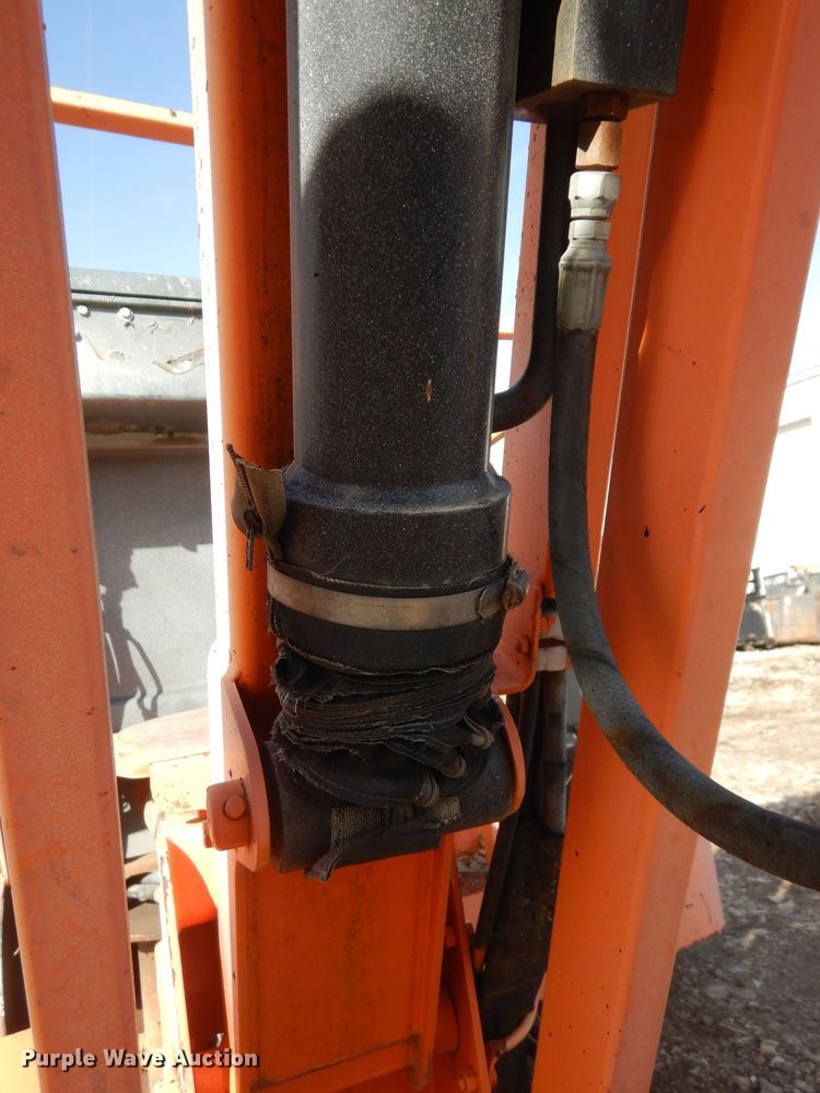 image for item DK7610 2000 JLG 450AJ  boom lift