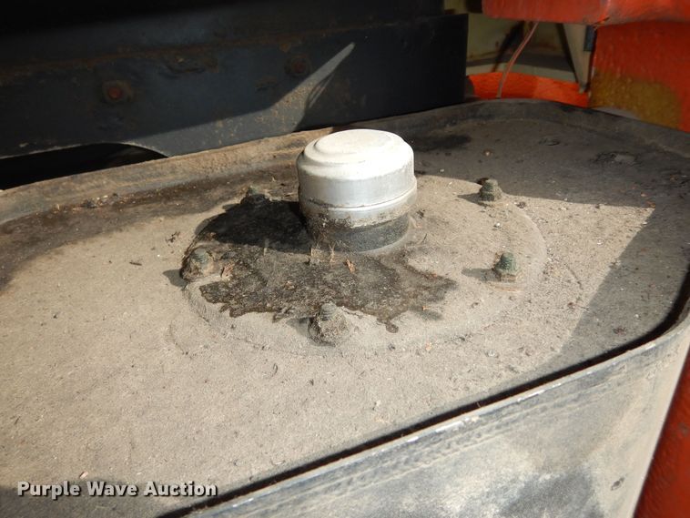 image for item DK7610 2000 JLG 450AJ  boom lift