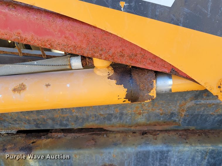 image for item DM8213 2011 Case SR200  skid steer loader