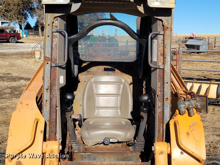 image for item DM8213 2011 Case SR200  skid steer loader