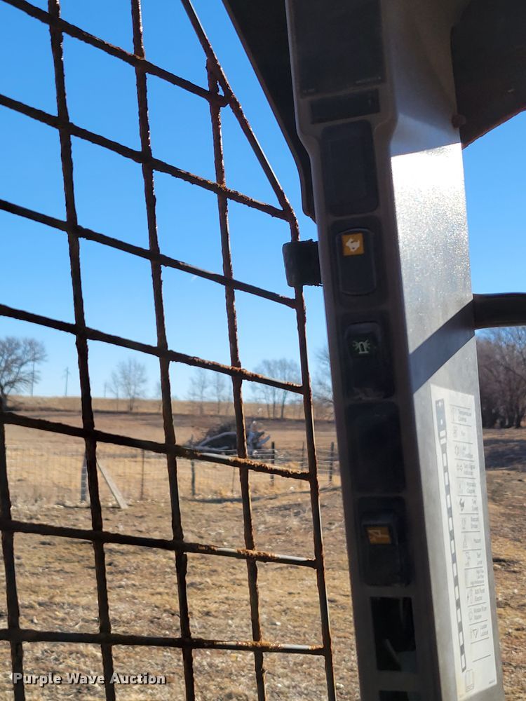 image for item DM8213 2011 Case SR200  skid steer loader