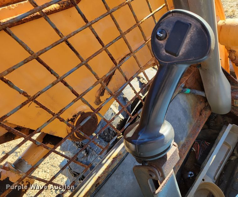 image for item DM8213 2011 Case SR200  skid steer loader