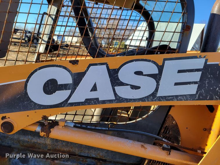 image for item DM8213 2011 Case SR200  skid steer loader