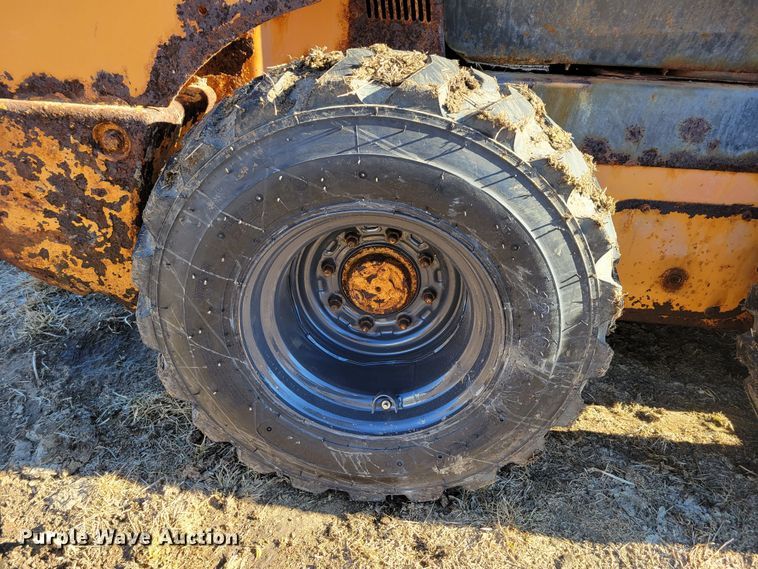 image for item DM8213 2011 Case SR200  skid steer loader