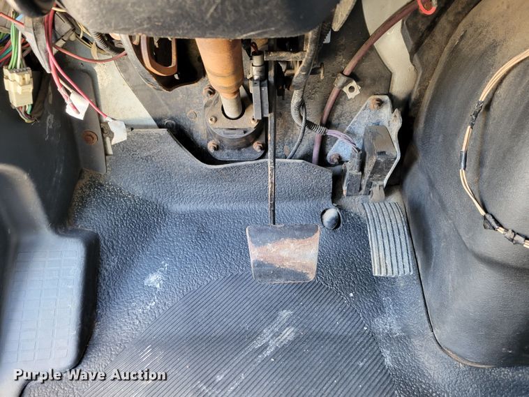 image for item DM8218 2013 International TerraStar  Ext. Cab dump truck