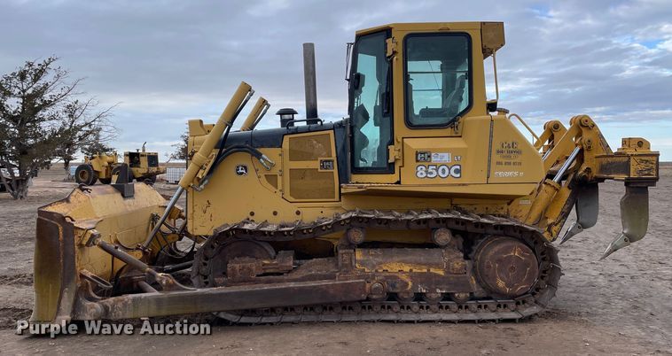 image for item DN4549 2003 John Deere 850C Series II LT  dozer