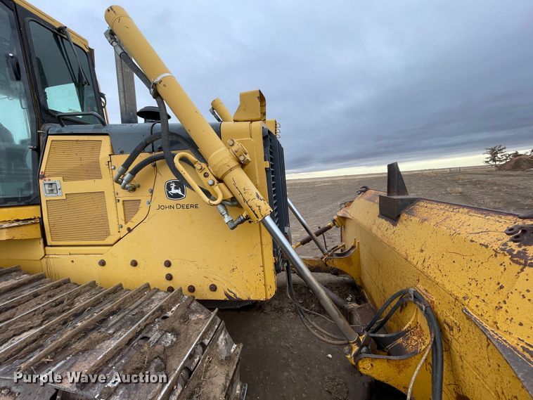 image for item DN4549 2003 John Deere 850C Series II LT  dozer