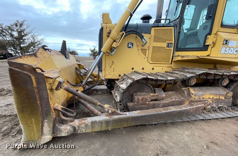 image for item DN4549 2003 John Deere 850C Series II LT  dozer