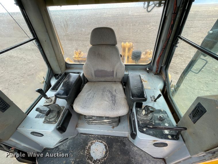 image for item DN4549 2003 John Deere 850C Series II LT  dozer