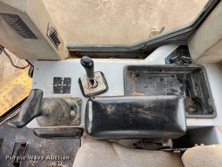 image for item DN4549 2003 John Deere 850C Series II LT  dozer