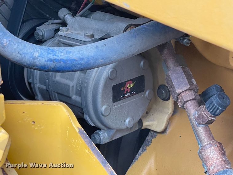 image for item DN4549 2003 John Deere 850C Series II LT  dozer