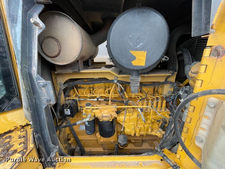 image for item DN4549 2003 John Deere 850C Series II LT  dozer