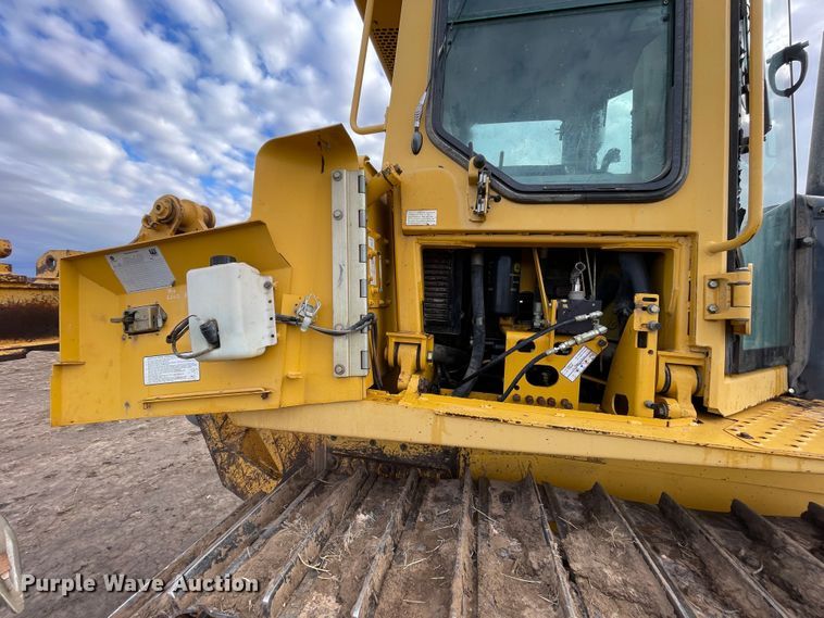 image for item DN4549 2003 John Deere 850C Series II LT  dozer