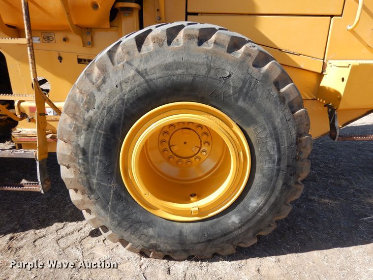 image for item DN6278 2002 John Deere 644H  wheel loader