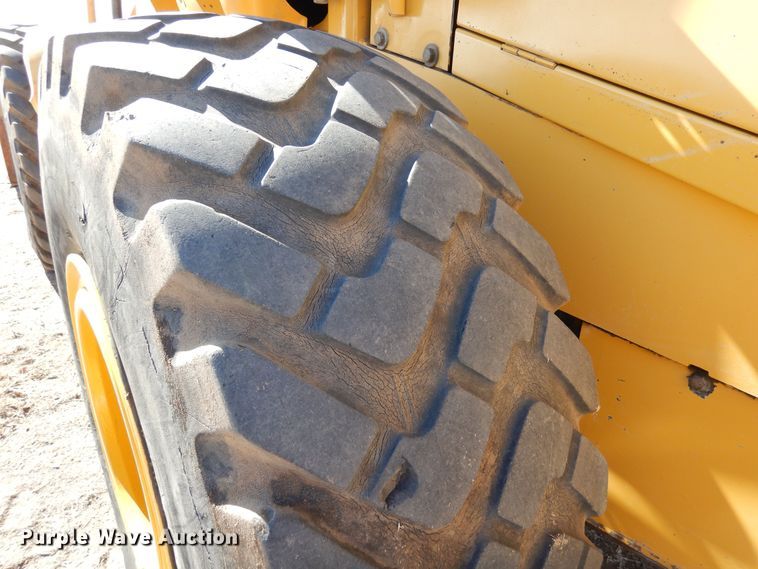 image for item DN6278 2002 John Deere 644H  wheel loader