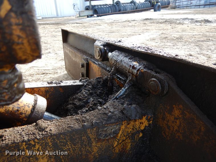 image for item DN6282 1998 Vermeer V8550  trencher