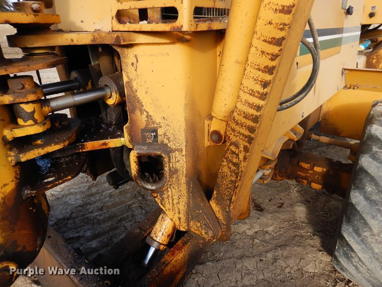 image for item DN6282 1998 Vermeer V8550  trencher